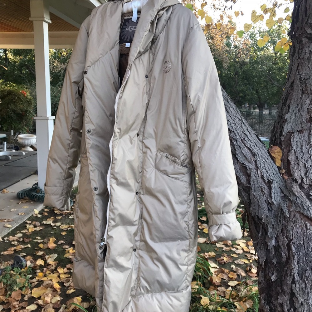 UGG women’s tan walking coat in XL